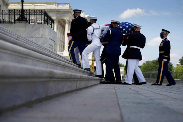 2859712_web1_AP20209674651043