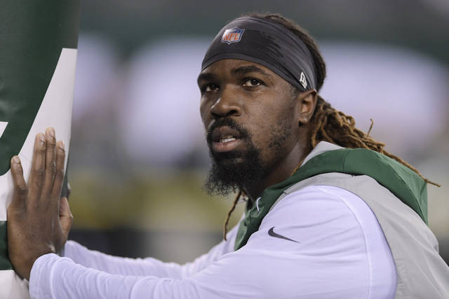 AP sources: Jets LB C.J. Mosley opting out of NFL season<span class="headline-video">Video <i class="fa-solid fa-circle-play"></i></span>