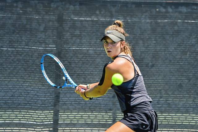 Tennis standout Ava Catanzarite commits to UCLA