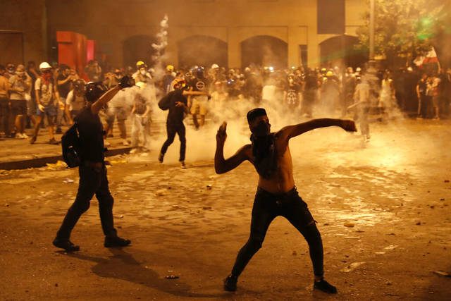 2900926_web1_AP20222663133907