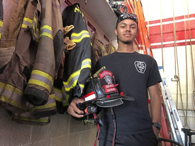 2917567_web1_vnd-newkenfirefighter2-081520