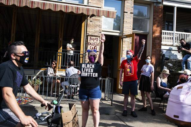 2922433_web1_PTR-PedutoProtest-4-081720