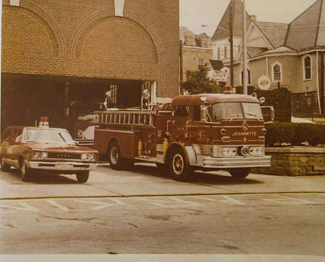 2923594_web1_GTR-VintageFireTruck-2-082120