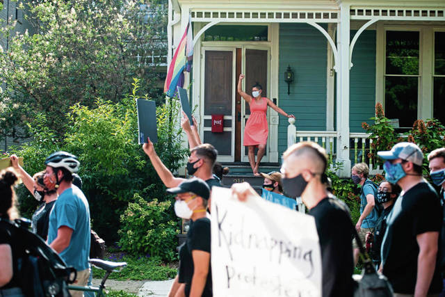 2923703_web1_PTR-PedutoProtest-7-081720