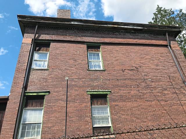 2952168_web1_ptr-EwaltHouse03-071520