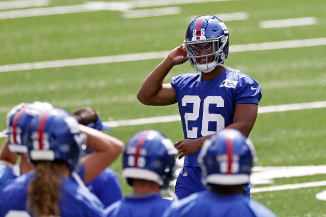 Giants’ Saquon Barkley opens up about his dad being ‘mistreated’ by cops<span class="headline-video">Video <i class="fa-solid fa-circle-play"></i></span>