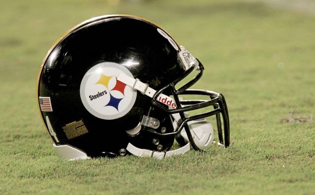 Steelers notes: Smallwood added to practice squad, DeCastro still helps out while injured