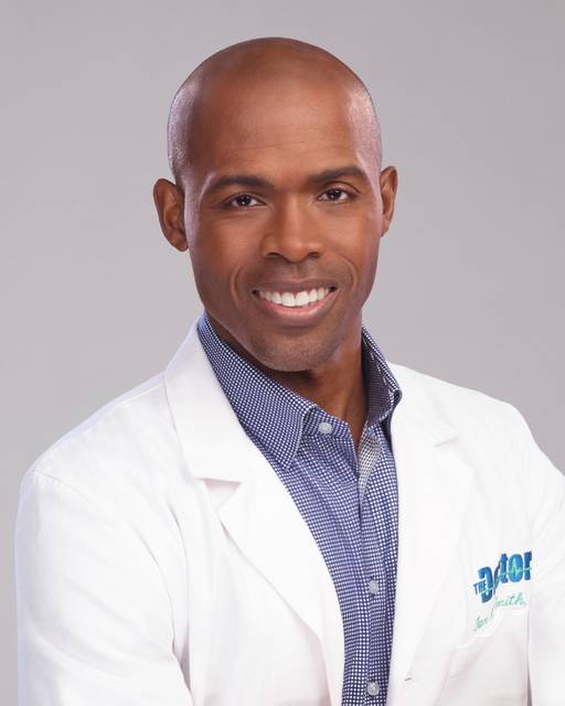 2994486_web1_Dr.IanSmith-in-owen0910