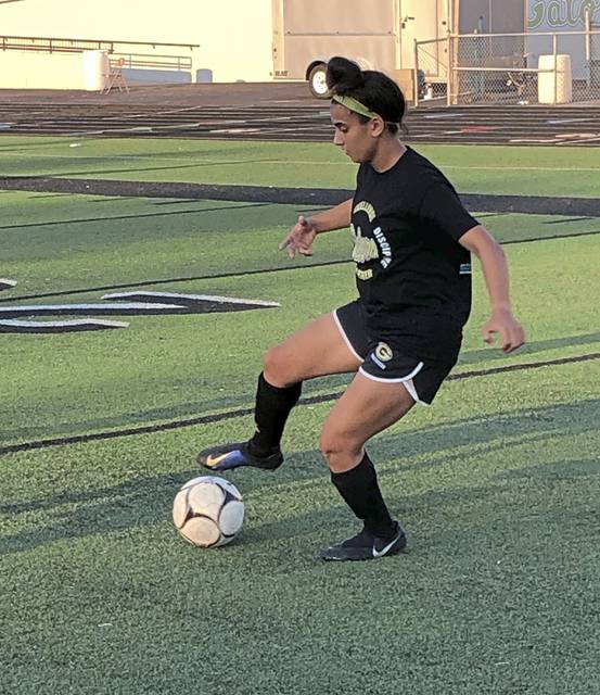 Gateway girls soccer aims to peak early in season