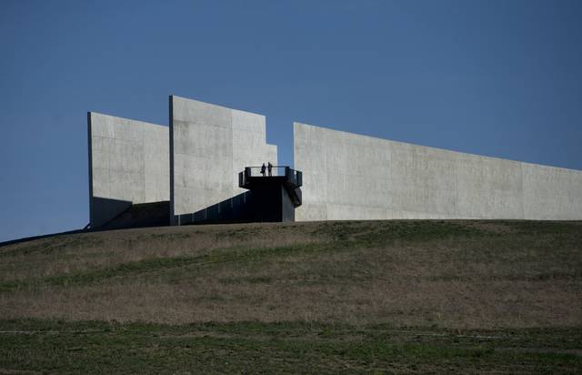 3006764_web1_gtr-flight93memorialgallery38