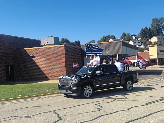 3023744_web1_gtr-irwintrumprally8-092120