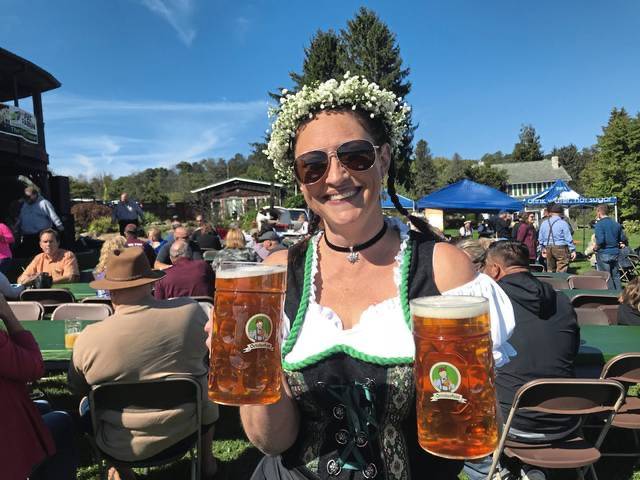 3029830_web1_beermaiden