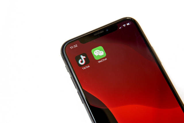 U.S. curbs WeChat transfers, freezes TikTok as deadline looms<span class="headline-video">Video <i class="fa-solid fa-circle-play"></i></span>