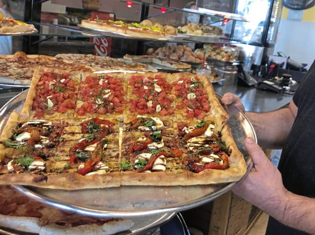 3031232_web1_vnd-Tony-sPizzaCafe3-091920