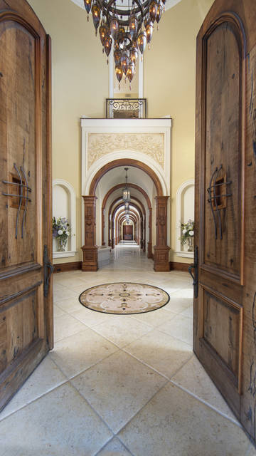 3039760_web1_her-8milmansion5-100120.