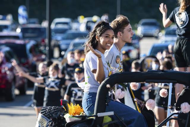 3043200_web1_shr-tjhocoparade-10-100120