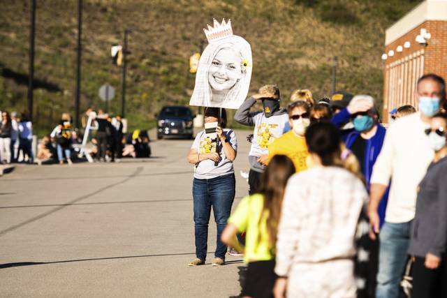 3043200_web1_shr-tjhocoparade-8-100120