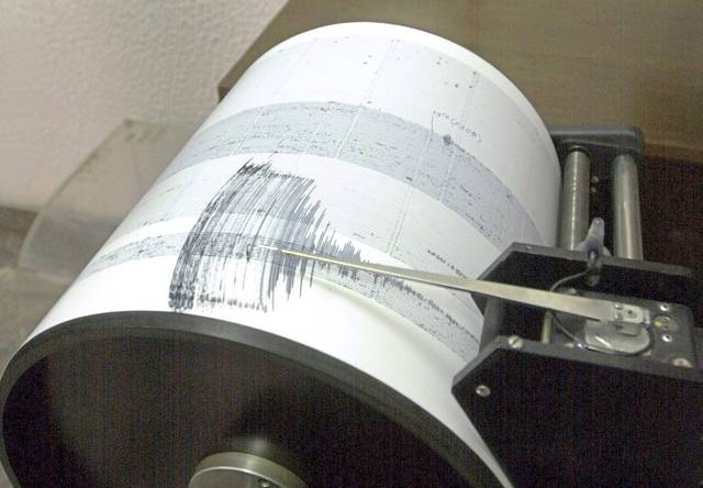 3051903_web1_web-earthquakeC