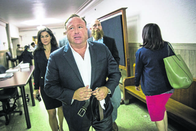 3069493_web1_Confederate_Monument_Protest_Lawsuit_81600.jpg-63acd