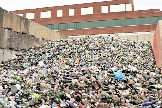 3068646_web1_hj-GlassRecyclingEvent3-100120