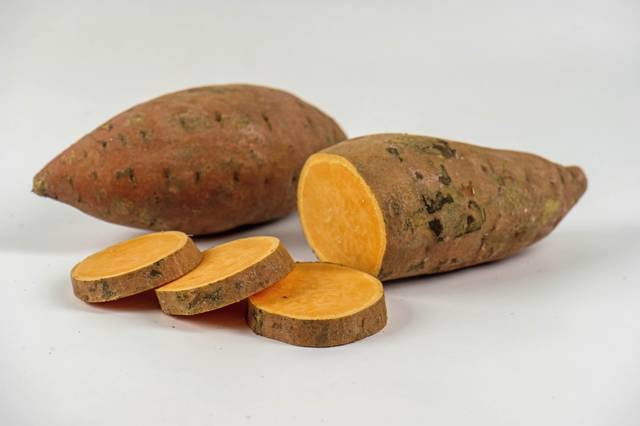 3078564_web1_gtr-liv-tagine-100420
