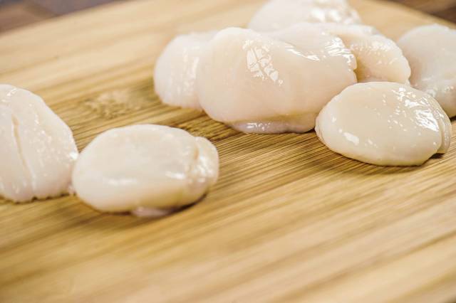 3078679_web1_gtr-liv-baconscallops-100420