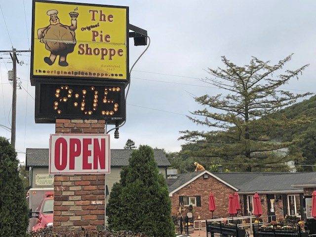 3081640_web1_Pie-Shoppe3