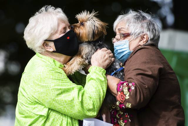 3088638_web1_vnd-AnimalBlessing-270-100520