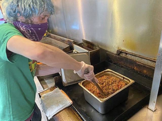 3097120_web1_gtr-chili-revival-4