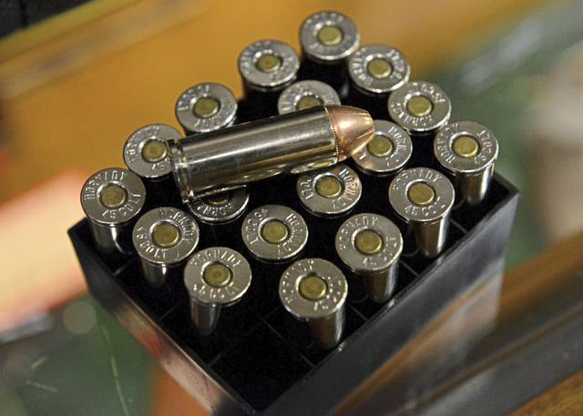 3102617_web1_web-gun51