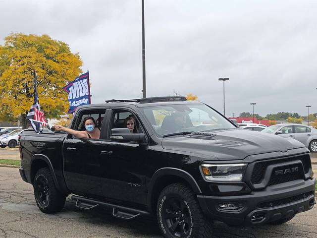 3113551_web1_vnd-trumprally7-101120