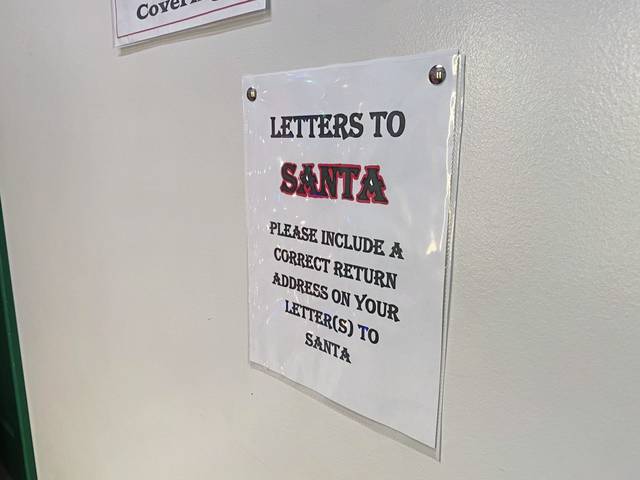 3120052_web1_vnd-SantaSwan2-101420