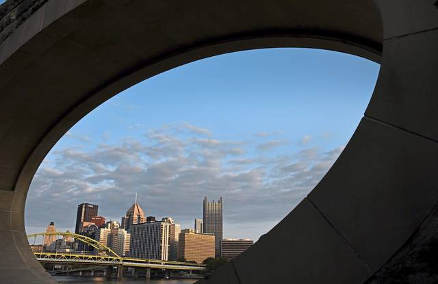 3126978_web1_web-pittsburgh-skyline-702