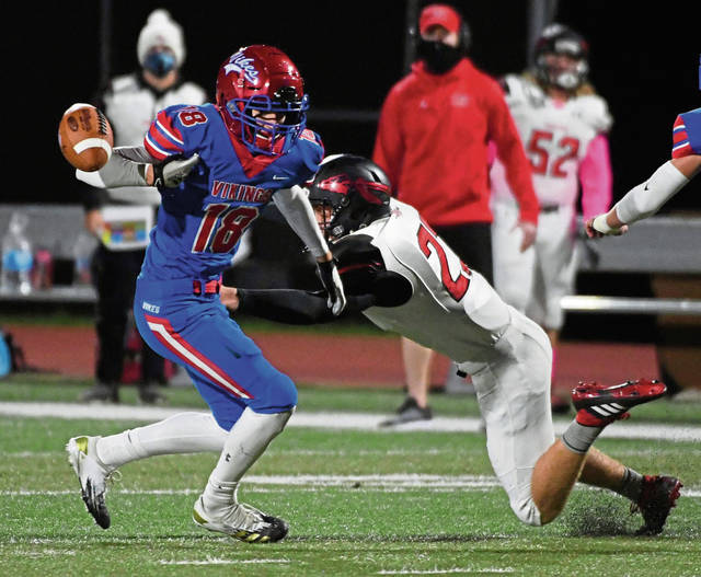 Elizabeth Forward uses big-play offense to escape Mt. Pleasant with victory