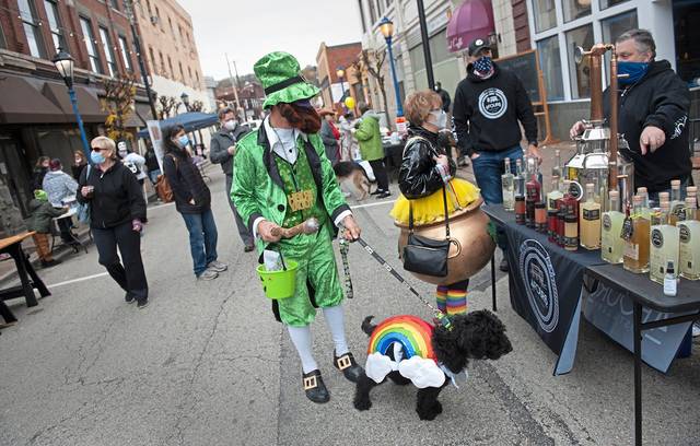 3148625_web1_her-lo-sharpsstreetfair-2-110520