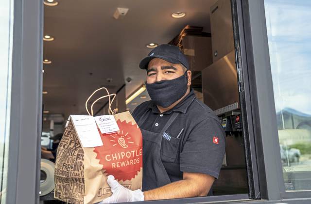 3151270_web1_ptr-ChipotleHiring-102320