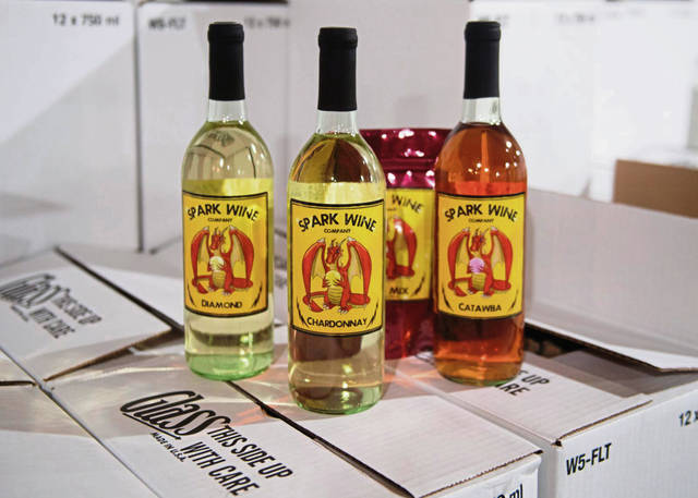 3151375_web1_pcj-sparkwine001-102920