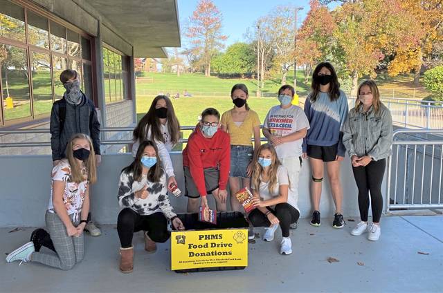 3152412_web1_shr-fooddrivekickoff-110520