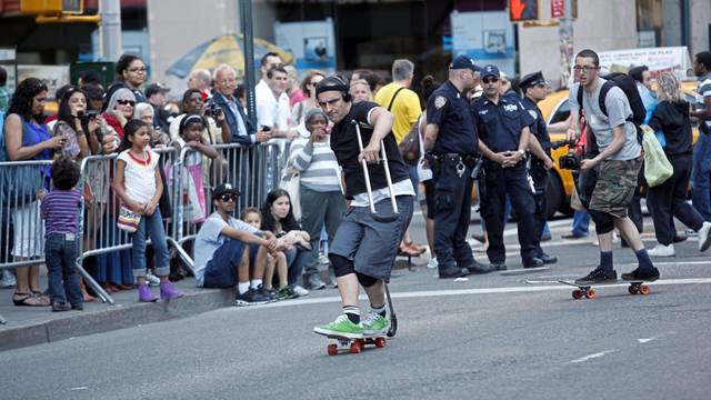 3153400_web1_PTR-CRUTCH-1