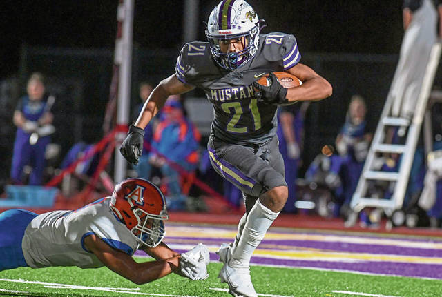 Quick start propels Plum past Armstrong; Mustangs finish regular season unbeaten