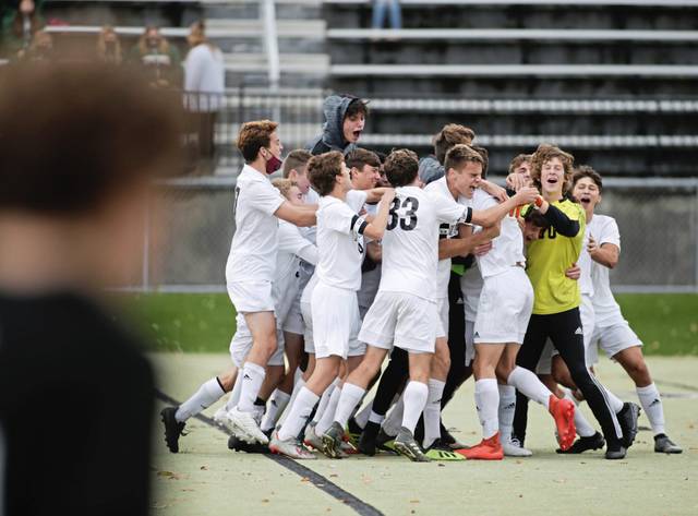 Penalty kick gives Indiana boys soccer 1st-round win over Belle Vernon