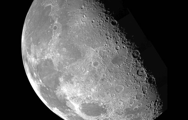 3164847_web1_web-MoonSurface
