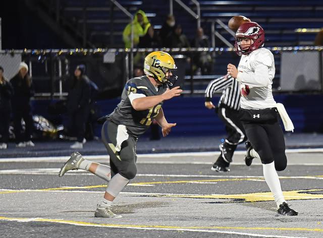 Serra Catholic keeps its strange season alive, beats McGuffey in 1st-round game