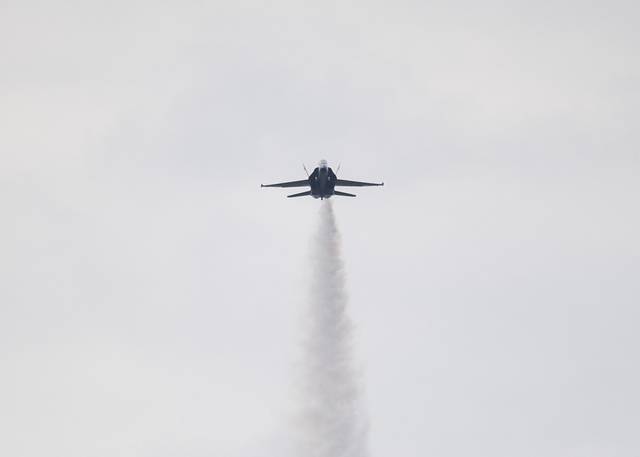 3155452_web1_gtr-BlueAngelsPreview001-111320