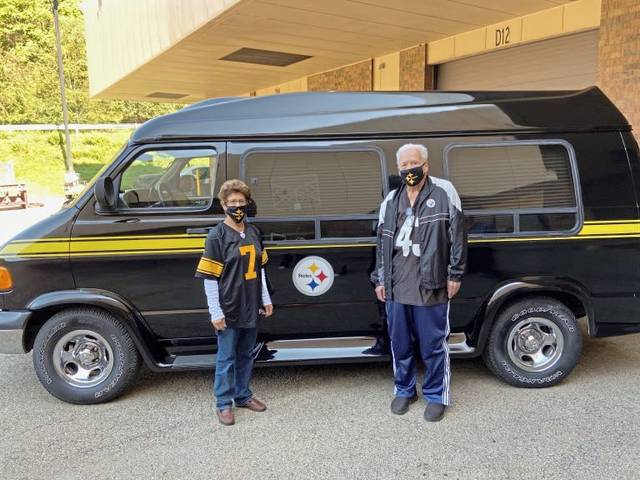 3193383_web1_shr-steelervan-111220