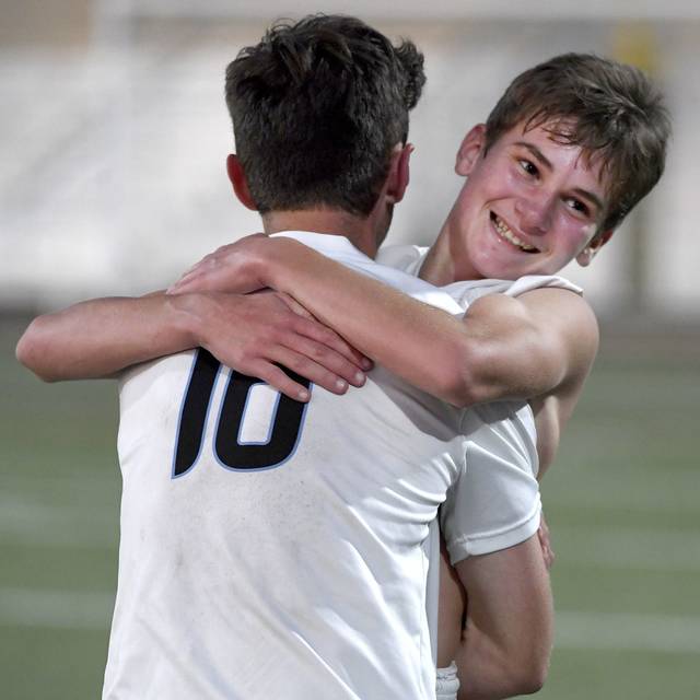 Let’s geaux Beaux: Sophomore powers Seneca Valley past Peters Township in Class 4A finals