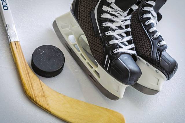 High school roundup for Nov. 10, 2020: Peters Township hockey stings Mt. Lebanon