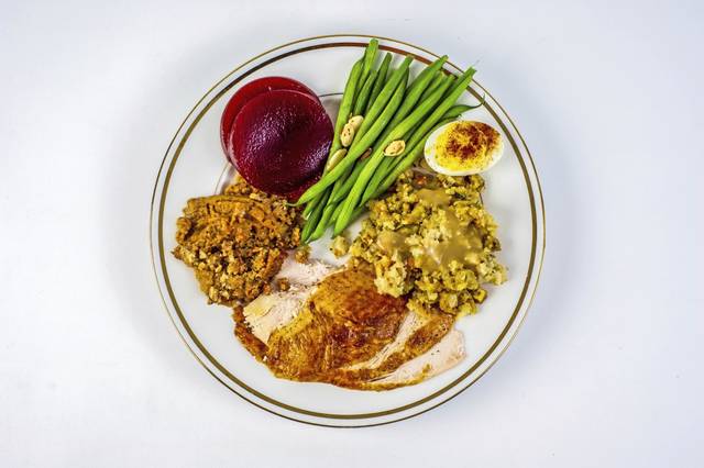 3223523_web1_vnd-TgivingdinnerWEB-111320