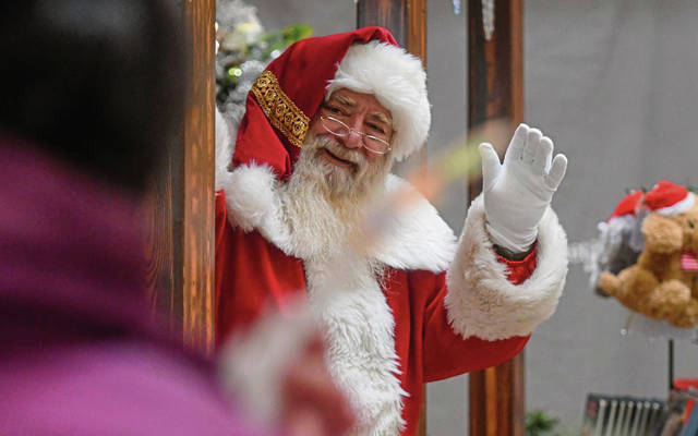 3228448_web1_gtr-liv-realsantas2-122219