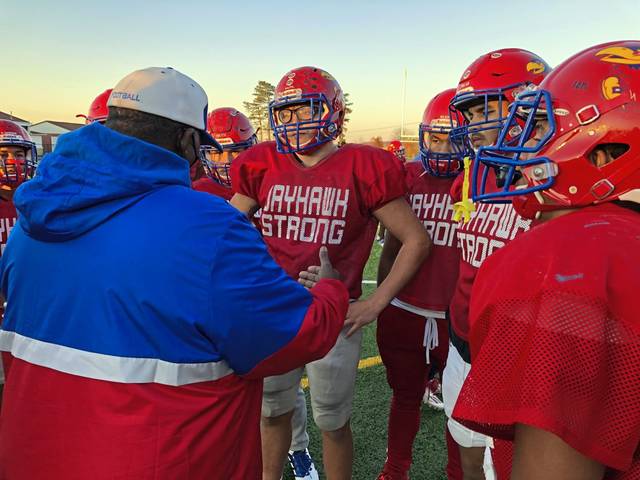 Family atmosphere on coaching staff helps Jeannette stay successful